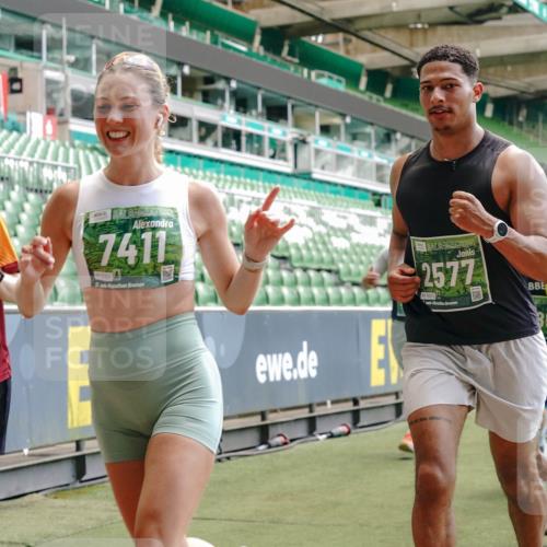 13.09.2026 - 21. swb-Marathon Bremen Michael Burmester http://msf.ph/oto/10421655 13.09.2026 12:59:33 Laufen im Stadion 135, 141, 148, 191, 226, 232, 260, 342, 511, 651, 672, 745, 972, 1080, 1119, 1166, 1209, 1281, 1368, 1493, 1494, 1516, 1642, 1647, 1861, 1931, 1933, 1935, 1963, 2088, 2210, 2289, 2293, 2306, 2322, 2343, 2367, 2425, 2481, 2517, 2570, 2577, 2686, 2771, 2806, 2807, 2827, 2885, 2899, 2914, 2953, 2961, 2979, 3015, 3021, 3076, 3098, 3105, 3120, 3124, 3148, 3190, 3233, 3273, 3338, 3354, 3435, 3480, 3516, 3531, 3560, 3652, 3729, 3855, 3861, 3930, 3933, 3934, 205 meine-sportfotos.de