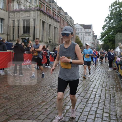 13.09.2026 - Kiel Lauf Yannick Fuchs http://msf.ph/oto/10421660 13.09.2026 10:54:38 Ziel 1287, 2506, 3939, 4091, 4502, 4938, 5302, 5560, 5821, 6166, 6889, 7046, 8542, 8867, 9297, 9424, 9462, 9633, 10015, 10740, 11156, 11529, 11760, 12268, 12526, 12529, 12710, 243, 394, 548, 932, 1127, 1343, 1613, 1740, 1765, 2196, 2259, 2471, 2579, 2746, 3293, 3337, 3649, 3729, 4246, 4264, 4310, 4525, 4582, 4827, 5119, 5318, 5392, 5578, 6063, 6208, 6519, 6571, 6887, 6888, 7276, 7535, 7558, 8328, 8640, 8711, 8849, 8925, 9088, 9400, 396, 454 meine-sportfotos.de