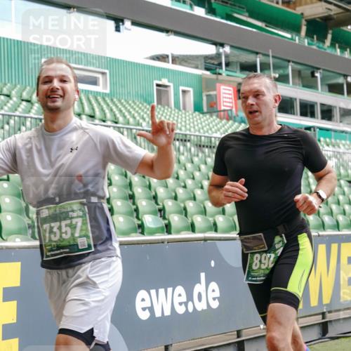 13.09.2026 - 21. swb-Marathon Bremen Michael Burmester http://msf.ph/oto/10421714 13.09.2026 12:59:36 Laufen im Stadion 135, 141, 148, 191, 226, 232, 260, 342, 511, 651, 745, 972, 1080, 1166, 1209, 1281, 1368, 1493, 1494, 1516, 1642, 1650, 1861, 1931, 1935, 1963, 2088, 2210, 2289, 2293, 2306, 2322, 2343, 2367, 2425, 2481, 2517, 2570, 2577, 2686, 2771, 2806, 2807, 2827, 2885, 2899, 2914, 2953, 2961, 2979, 3015, 3021, 3076, 3098, 3105, 3120, 3124, 3145, 3148, 3190, 3233, 3273, 3338, 3354, 3435, 3480, 3516, 3531, 3560, 3652, 3729, 3855, 3861, 3930, 3933, 3934, 205 meine-sportfotos.de