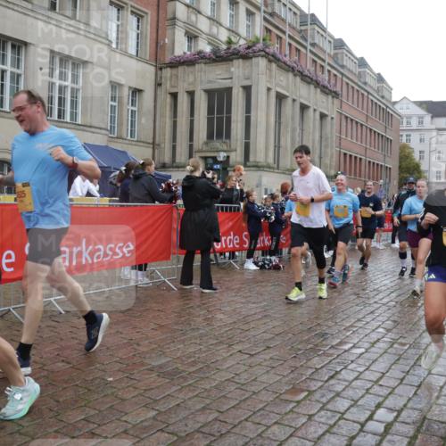 13.09.2026 - Kiel Lauf Yannick Fuchs http://msf.ph/oto/10421721 13.09.2026 10:54:43 Ziel 396, 796, 1063, 1619, 1659, 1940, 2506, 3162, 3511, 3939, 3950, 4091, 4502, 4772, 4938, 5302, 5521, 5770, 5821, 5923, 6889, 7046, 7696, 8222, 8374, 8484, 8542, 8867, 9297, 9424, 10015, 10134, 10740, 11529, 11760, 12268, 12529, 243, 394, 548, 932, 1127, 1287, 1343, 1613, 1765, 2196, 2259, 2471, 2579, 2746, 3293, 3337, 3729, 4246, 4310, 4502, 4525, 4582, 4827, 5318, 5392, 5560, 5578, 6063, 6166, 6208, 6519, 6571, 6887, 6888, 7558, 8328, 8640, 8711, 8849, 9400, 9462, 9633, 454 meine-sportfotos.de
