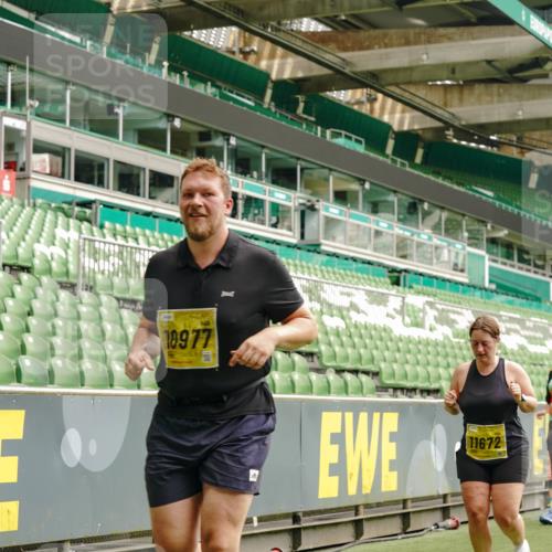 13.09.2026 - 21. swb-Marathon Bremen Michael Burmester http://msf.ph/oto/10421727 13.09.2026 10:45:13 Laufen im Stadion 10137, 10176, 10191, 10192, 10194, 10202, 10242, 10295, 10344, 10430, 10472, 10524, 10568, 10600, 10629, 10651, 10679, 10713, 10756, 10779, 10882, 10979, 10997, 10999, 11081, 11181, 11200, 11233, 11307, 11309, 11355, 11367, 11385, 11408, 11495, 11629, 11709, 11808, 11821, 11932, 11943, 12057, 12089, 12151, 12153, 12177, 12178, 12224, 12226, 12311, 12321, 12334, 12539, 10148, 10330 meine-sportfotos.de