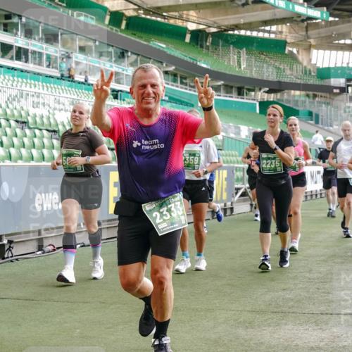13.09.2026 - 21. swb-Marathon Bremen Michael Burmester http://msf.ph/oto/10421730 13.09.2026 13:22:26 Laufen im Stadion 128, 160, 211, 258, 343, 351, 423, 441, 571, 601, 609, 620, 708, 782, 851, 892, 1060, 1094, 1157, 1158, 1177, 1178, 1259, 1316, 1331, 1344, 1417, 1518, 1657, 1669, 1676, 1691, 1729, 1746, 1788, 1808, 1883, 2213, 2290, 2414, 2433, 2475, 2504, 2526, 2551, 2619, 2632, 2652, 2660, 2685, 2711, 2736, 2828, 2954, 2964, 2995, 3010, 3022, 3034, 3144, 3225, 3252, 3347, 3351, 3505, 3530, 3559, 3682, 3727, 3784, 4020, 4054, 4231, 4406, 4407, 4431, 4467, 4584, 1506 meine-sportfotos.de
