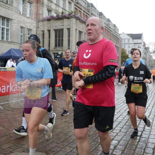 13.09.2026 - Kiel Lauf Yannick Fuchs http://msf.ph/oto/10421755 13.09.2026 10:54:45 Ziel 396, 459, 796, 1063, 1619, 1659, 1940, 2747, 3162, 3511, 3939, 3950, 4091, 4772, 4938, 5302, 5521, 5770, 5821, 5923, 6889, 7046, 7696, 8222, 8374, 8484, 8542, 9297, 9424, 10015, 10134, 10740, 11760, 12268, 12529, 243, 394, 548, 932, 1127, 1287, 1343, 1613, 1765, 2196, 2259, 2471, 2506, 2579, 3293, 3337, 3729, 4246, 4310, 4502, 4582, 4827, 5318, 5560, 5578, 6063, 6166, 6208, 6571, 6887, 6888, 7558, 8328, 8640, 8711, 8849, 9400, 9462, 9633, 454, 1815, 3084, 243 meine-sportfotos.de