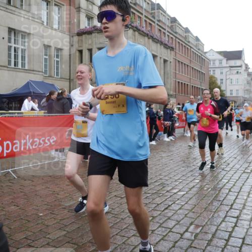 13.09.2026 - Kiel Lauf Yannick Fuchs http://msf.ph/oto/10421772 13.09.2026 10:54:46 Ziel 396, 459, 796, 1063, 1619, 1659, 1940, 2747, 3162, 3511, 3939, 3950, 4091, 4772, 4938, 5302, 5521, 5770, 5821, 5923, 6842, 6889, 7046, 7696, 8222, 8374, 8484, 8519, 8542, 9297, 9424, 10015, 10134, 10740, 12268, 12529, 243, 394, 548, 932, 1127, 1287, 1343, 1613, 1765, 2196, 2259, 2506, 2579, 3337, 3729, 4246, 4310, 4502, 4827, 5318, 5560, 5578, 6063, 6166, 6208, 6571, 6887, 6888, 7558, 8328, 8640, 8711, 8849, 9400, 9462, 9633, 454, 1815, 1973, 3084, 243 meine-sportfotos.de