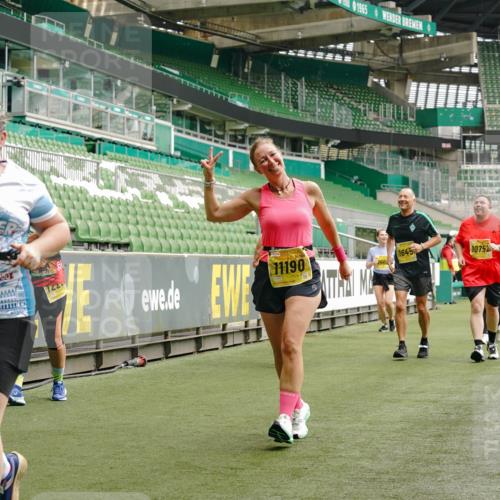 13.09.2026 - 21. swb-Marathon Bremen Michael Burmester http://msf.ph/oto/10421774 13.09.2026 10:45:17 Laufen im Stadion 10137, 10176, 10191, 10192, 10194, 10202, 10242, 10295, 10344, 10430, 10472, 10524, 10568, 10600, 10629, 10651, 10679, 10713, 10756, 10779, 10882, 10979, 10997, 10999, 11081, 11181, 11200, 11233, 11244, 11307, 11309, 11355, 11367, 11385, 11408, 11495, 11574, 11629, 11709, 11808, 11821, 11932, 11943, 12057, 12089, 12151, 12153, 12177, 12178, 12224, 12226, 12285, 12311, 12321, 12334, 12374, 12539, 10148, 10303, 10330 meine-sportfotos.de