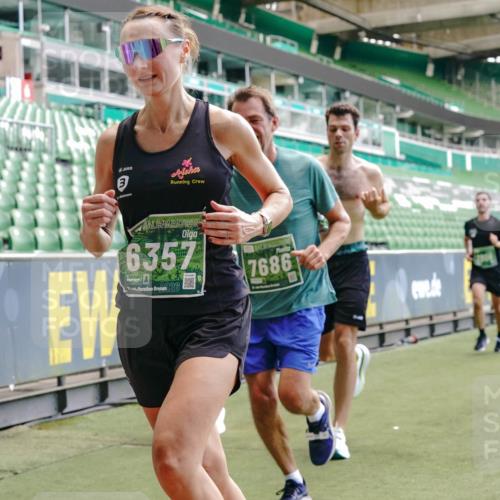 13.09.2026 - 21. swb-Marathon Bremen Michael Burmester http://msf.ph/oto/10421776 13.09.2026 12:59:39 Laufen im Stadion 135, 148, 191, 226, 232, 260, 342, 651, 745, 972, 1080, 1166, 1209, 1281, 1368, 1493, 1494, 1516, 1642, 1650, 1861, 1931, 1935, 1963, 2088, 2210, 2289, 2293, 2306, 2322, 2343, 2367, 2425, 2481, 2517, 2570, 2577, 2686, 2771, 2806, 2807, 2827, 2885, 2899, 2914, 2953, 2961, 2979, 3015, 3021, 3076, 3098, 3105, 3120, 3124, 3145, 3148, 3190, 3233, 3273, 3354, 3435, 3480, 3516, 3531, 3560, 3652, 3729, 3855, 3861, 3930, 3933, 3934, 205 meine-sportfotos.de