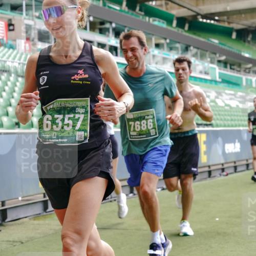 13.09.2026 - 21. swb-Marathon Bremen Michael Burmester http://msf.ph/oto/10421780 13.09.2026 12:59:39 Laufen im Stadion 135, 148, 191, 226, 232, 260, 342, 651, 745, 972, 1080, 1166, 1209, 1281, 1368, 1493, 1494, 1516, 1642, 1650, 1861, 1931, 1935, 1963, 2088, 2210, 2289, 2293, 2306, 2322, 2343, 2367, 2425, 2481, 2517, 2570, 2577, 2686, 2771, 2806, 2807, 2827, 2885, 2899, 2914, 2953, 2961, 2979, 3015, 3021, 3076, 3098, 3105, 3120, 3124, 3145, 3148, 3190, 3233, 3273, 3354, 3435, 3480, 3516, 3531, 3560, 3652, 3729, 3855, 3861, 3930, 3933, 3934, 205 meine-sportfotos.de