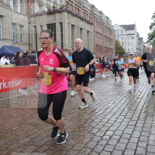 13.09.2026 - Kiel Lauf Yannick Fuchs http://msf.ph/oto/10421789 13.09.2026 10:54:48 Ziel 396, 454, 459, 796, 1063, 1619, 1659, 1940, 2747, 3162, 3511, 3939, 3950, 4091, 4772, 4938, 5302, 5521, 5770, 5890, 5923, 6842, 6889, 7046, 7419, 7696, 8222, 8374, 8484, 8519, 9297, 9424, 10015, 10134, 10148, 10740, 12268, 394, 932, 1127, 1287, 1613, 1765, 2259, 2506, 3729, 4246, 4310, 4502, 4827, 5318, 5560, 5578, 6063, 6166, 6208, 6571, 6887, 7558, 8328, 8640, 8711, 9462, 9633, 1459, 1815, 1973, 3084, 243 meine-sportfotos.de