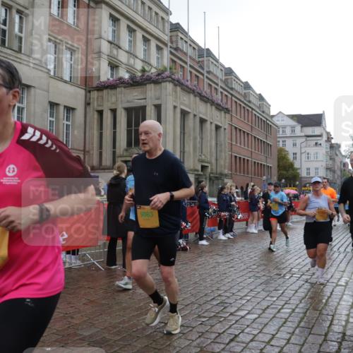 13.09.2026 - Kiel Lauf Yannick Fuchs http://msf.ph/oto/10421793 13.09.2026 10:54:48 Ziel 396, 454, 459, 796, 1063, 1619, 1659, 1940, 2747, 3162, 3511, 3939, 3950, 4091, 4772, 4938, 5302, 5521, 5770, 5890, 5923, 6842, 6889, 7046, 7419, 7696, 8222, 8374, 8484, 8519, 9297, 9424, 10015, 10134, 10148, 10740, 12268, 394, 932, 1127, 1287, 1613, 1765, 2259, 2506, 3729, 4246, 4310, 4502, 4827, 5318, 5560, 5578, 6063, 6166, 6208, 6571, 6887, 7558, 8328, 8640, 8711, 9462, 9633, 1459, 1815, 1973, 3084, 243 meine-sportfotos.de