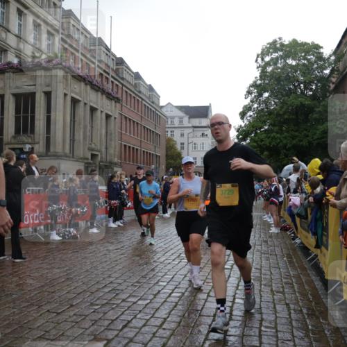 13.09.2026 - Kiel Lauf Yannick Fuchs http://msf.ph/oto/10421803 13.09.2026 10:54:49 Ziel 396, 454, 459, 796, 1063, 1619, 1659, 1940, 2357, 2747, 3162, 3511, 3939, 3950, 4091, 4772, 4938, 5302, 5521, 5770, 5890, 5923, 6842, 7046, 7419, 7696, 8222, 8374, 8484, 8519, 9424, 10134, 10148, 10740, 12268, 394, 932, 1127, 1287, 1613, 1765, 2259, 2506, 3729, 4246, 4310, 4502, 4827, 5318, 5560, 5578, 6063, 6166, 6208, 6571, 6887, 7558, 8328, 8640, 8711, 9462, 9633, 1459, 1815, 1973, 3084, 5104, 243 meine-sportfotos.de