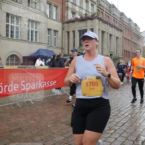 13.09.2026 - Kiel Lauf Yannick Fuchs http://msf.ph/oto/10421818 13.09.2026 10:54:50 Ziel 396, 454, 459, 796, 1063, 1619, 1659, 1940, 2357, 2747, 3162, 3511, 3939, 3950, 4091, 4772, 5521, 5770, 5890, 5923, 6842, 7046, 7419, 7696, 8222, 8374, 8484, 8519, 9424, 9573, 10134, 10148, 10740, 394, 932, 1127, 1287, 1613, 1765, 2259, 2506, 3729, 4246, 4502, 4827, 5318, 5560, 5578, 6063, 6166, 6208, 6571, 6887, 7558, 8328, 8640, 8711, 9462, 9633, 1459, 1815, 1973, 2738, 3084, 3903, 4898, 5104, 243 meine-sportfotos.de