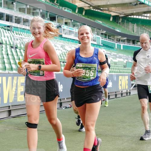 13.09.2026 - 21. swb-Marathon Bremen Michael Burmester http://msf.ph/oto/10421867 13.09.2026 13:22:30 Laufen im Stadion 128, 160, 211, 258, 343, 351, 423, 441, 533, 571, 601, 609, 708, 782, 851, 892, 1060, 1094, 1157, 1158, 1177, 1178, 1259, 1316, 1331, 1344, 1417, 1518, 1657, 1669, 1676, 1691, 1729, 1746, 1788, 1883, 2213, 2290, 2433, 2475, 2504, 2526, 2551, 2619, 2632, 2652, 2660, 2685, 2711, 2828, 2954, 2964, 2995, 3022, 3034, 3144, 3225, 3252, 3347, 3351, 3505, 3530, 3559, 3682, 3727, 3784, 4020, 4054, 4231, 4406, 4407, 4431, 4467, 4584, 1506 meine-sportfotos.de