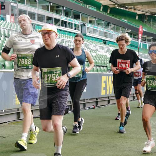 13.09.2026 - 21. swb-Marathon Bremen Michael Burmester http://msf.ph/oto/10421988 13.09.2026 13:22:33 Laufen im Stadion 128, 160, 211, 258, 343, 351, 423, 441, 533, 571, 601, 609, 708, 782, 851, 892, 1060, 1094, 1157, 1158, 1177, 1178, 1259, 1316, 1331, 1344, 1417, 1518, 1657, 1669, 1676, 1691, 1729, 1746, 1788, 1883, 2213, 2290, 2433, 2475, 2504, 2526, 2551, 2619, 2632, 2652, 2660, 2685, 2711, 2828, 2954, 2964, 2995, 3022, 3034, 3144, 3225, 3252, 3347, 3351, 3423, 3505, 3530, 3559, 3682, 3727, 3784, 3819, 4020, 4054, 4231, 4406, 4407, 4431, 4467, 4584, 1506 meine-sportfotos.de