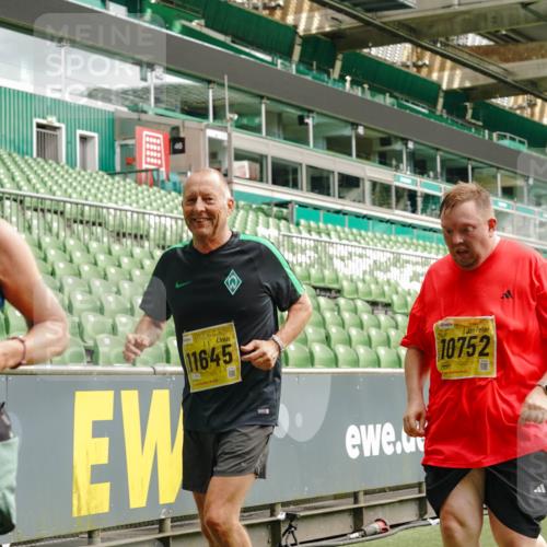 13.09.2026 - 21. swb-Marathon Bremen Michael Burmester http://msf.ph/oto/10421992 13.09.2026 10:45:23 Laufen im Stadion 10137, 10176, 10191, 10192, 10194, 10202, 10242, 10295, 10344, 10430, 10472, 10524, 10568, 10600, 10629, 10651, 10679, 10713, 10756, 10779, 10979, 10997, 10999, 11081, 11181, 11200, 11233, 11244, 11307, 11309, 11355, 11367, 11385, 11408, 11495, 11574, 11629, 11709, 11808, 11821, 11932, 11943, 12057, 12089, 12151, 12153, 12177, 12178, 12224, 12226, 12285, 12311, 12321, 12334, 12374, 12462, 12539, 10148, 10303, 10330 meine-sportfotos.de