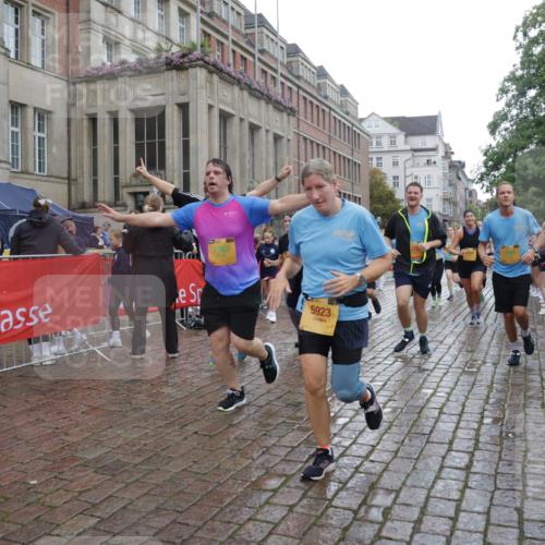 13.09.2026 - Kiel Lauf Yannick Fuchs http://msf.ph/oto/10421998 13.09.2026 10:55:17 Ziel 185, 313, 1459, 1851, 2330, 2331, 2738, 3379, 3429, 3645, 3903, 4403, 4678, 4898, 5104, 5485, 5645, 5834, 6490, 6498, 6501, 6800, 6991, 7118, 7450, 7566, 8714, 8791, 8845, 9131, 9858, 10061, 10354, 10571, 10936, 11325, 11358, 11751, 12176, 12610, 396, 454, 459, 575, 796, 1063, 1232, 1619, 1659, 1815, 1940, 1973, 2198, 2339, 2357, 2548, 2554, 2747, 2813, 3084, 3162, 3511, 3699, 3939, 3950, 4091, 4369, 4370, 4625, 4652, 4665, 4772, 4902, 6193, 6498, 6501, 6583, 7722, 8121, 34 meine-sportfotos.de
