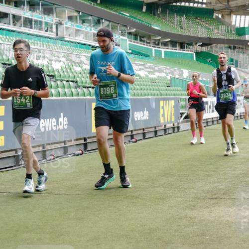 13.09.2026 - 21. swb-Marathon Bremen Michael Burmester http://msf.ph/oto/10422001 13.09.2026 12:59:44 Laufen im Stadion 135, 148, 191, 226, 232, 260, 342, 651, 745, 972, 1080, 1166, 1209, 1281, 1368, 1493, 1494, 1516, 1642, 1650, 1861, 1931, 1935, 1963, 2088, 2210, 2289, 2293, 2306, 2322, 2343, 2367, 2425, 2481, 2517, 2570, 2577, 2686, 2700, 2771, 2806, 2807, 2827, 2885, 2899, 2906, 2914, 2953, 2961, 2979, 3015, 3021, 3076, 3098, 3105, 3120, 3124, 3145, 3168, 3190, 3233, 3273, 3354, 3435, 3480, 3516, 3531, 3560, 3652, 3729, 3855, 3861, 3930, 3934, 205 meine-sportfotos.de