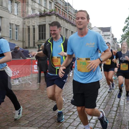 13.09.2026 - Kiel Lauf Yannick Fuchs http://msf.ph/oto/10422014 13.09.2026 10:55:19 Ziel 185, 313, 428, 1841, 1851, 2330, 2331, 2738, 3379, 3429, 3645, 3903, 4403, 4678, 4898, 5104, 5485, 5834, 6490, 6800, 6991, 7118, 7450, 7566, 8791, 8845, 9131, 9858, 10061, 10354, 10571, 10936, 11325, 11358, 11751, 12610, 396, 454, 459, 575, 796, 1063, 1232, 1459, 1619, 1659, 1815, 1940, 1973, 2198, 2339, 2357, 2548, 2554, 2747, 2813, 3084, 3162, 3511, 3699, 3950, 4369, 4370, 4625, 4652, 4665, 4772, 4902, 5104, 5645, 6193, 6498, 6501, 6583, 7722, 8121, 34, 396 meine-sportfotos.de