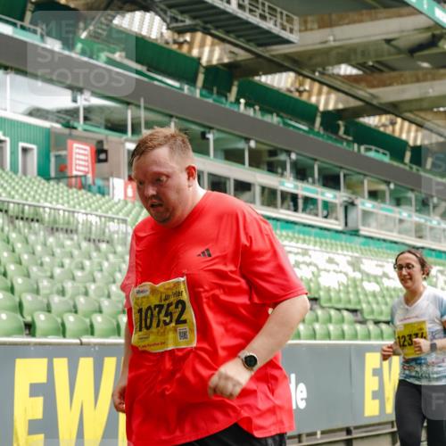 13.09.2026 - 21. swb-Marathon Bremen Michael Burmester http://msf.ph/oto/10422023 13.09.2026 10:45:23 Laufen im Stadion 10137, 10176, 10191, 10192, 10194, 10202, 10242, 10295, 10344, 10430, 10472, 10524, 10568, 10600, 10629, 10651, 10679, 10713, 10756, 10779, 10979, 10997, 10999, 11081, 11181, 11200, 11233, 11244, 11307, 11309, 11355, 11367, 11385, 11408, 11495, 11574, 11629, 11709, 11808, 11821, 11932, 11943, 12057, 12089, 12151, 12153, 12177, 12178, 12224, 12226, 12285, 12311, 12321, 12334, 12374, 12462, 12539, 10148, 10303, 10330 meine-sportfotos.de