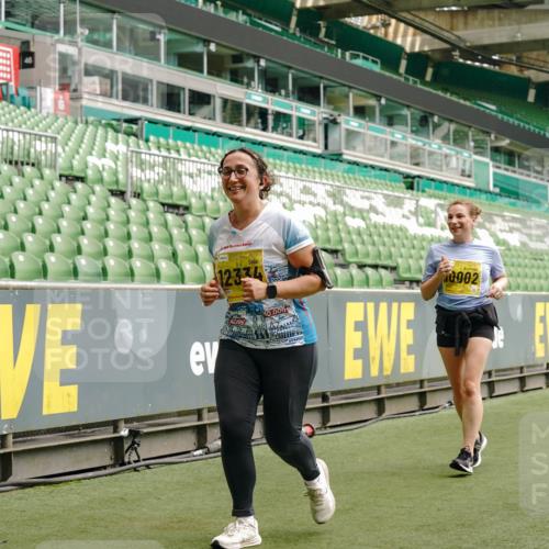 13.09.2026 - 21. swb-Marathon Bremen Michael Burmester http://msf.ph/oto/10422031 13.09.2026 10:45:24 Laufen im Stadion 10137, 10176, 10191, 10192, 10194, 10202, 10242, 10295, 10344, 10430, 10472, 10524, 10568, 10600, 10629, 10651, 10679, 10713, 10779, 10979, 10997, 10999, 11050, 11081, 11181, 11200, 11233, 11244, 11307, 11309, 11355, 11367, 11385, 11408, 11495, 11574, 11629, 11709, 11808, 11821, 11932, 11943, 12057, 12089, 12151, 12153, 12177, 12178, 12224, 12226, 12285, 12311, 12321, 12334, 12374, 12462, 12539, 10148, 10303, 10330 meine-sportfotos.de