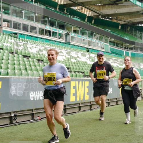 13.09.2026 - 21. swb-Marathon Bremen Michael Burmester http://msf.ph/oto/10422065 13.09.2026 10:45:25 Laufen im Stadion 10137, 10176, 10191, 10192, 10194, 10202, 10242, 10295, 10344, 10430, 10472, 10524, 10568, 10600, 10629, 10651, 10679, 10713, 10779, 10979, 10999, 11050, 11081, 11181, 11200, 11233, 11244, 11307, 11309, 11355, 11367, 11385, 11408, 11495, 11574, 11629, 11709, 11760, 11808, 11821, 11932, 11943, 12057, 12089, 12151, 12153, 12177, 12178, 12224, 12226, 12285, 12311, 12321, 12334, 12374, 12462, 12539, 10148, 10303, 10330 meine-sportfotos.de