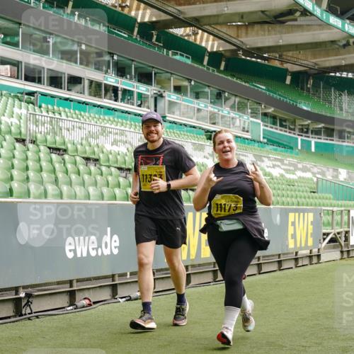 13.09.2026 - 21. swb-Marathon Bremen Michael Burmester http://msf.ph/oto/10422080 13.09.2026 10:45:26 Laufen im Stadion 10137, 10176, 10191, 10192, 10194, 10202, 10242, 10295, 10344, 10430, 10472, 10524, 10568, 10600, 10629, 10651, 10679, 10713, 10779, 10979, 10999, 11050, 11081, 11181, 11200, 11233, 11244, 11307, 11309, 11355, 11367, 11385, 11408, 11495, 11574, 11629, 11709, 11760, 11808, 11821, 11932, 11943, 12057, 12089, 12151, 12153, 12177, 12178, 12224, 12226, 12285, 12311, 12321, 12334, 12374, 12462, 12539, 10148, 10303, 10330 meine-sportfotos.de