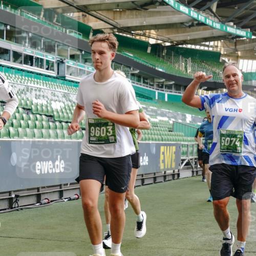 13.09.2026 - 21. swb-Marathon Bremen Michael Burmester http://msf.ph/oto/10422087 13.09.2026 13:22:37 Laufen im Stadion 128, 160, 211, 258, 343, 351, 423, 441, 533, 571, 601, 609, 708, 782, 851, 892, 1060, 1094, 1157, 1158, 1177, 1178, 1259, 1316, 1331, 1344, 1417, 1518, 1657, 1669, 1691, 1729, 1746, 1788, 1883, 2213, 2290, 2433, 2475, 2504, 2526, 2551, 2619, 2632, 2652, 2660, 2685, 2711, 2828, 2954, 2964, 2995, 3022, 3034, 3144, 3225, 3252, 3347, 3351, 3423, 3447, 3505, 3530, 3559, 3682, 3727, 3784, 3819, 4020, 4054, 4231, 4406, 4407, 4431, 4467, 4584, 1506 meine-sportfotos.de