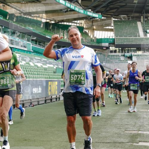 13.09.2026 - 21. swb-Marathon Bremen Michael Burmester http://msf.ph/oto/10422094 13.09.2026 13:22:37 Laufen im Stadion 128, 160, 211, 258, 343, 351, 423, 441, 533, 571, 601, 609, 708, 782, 851, 892, 1060, 1094, 1157, 1158, 1177, 1178, 1259, 1316, 1331, 1344, 1417, 1518, 1657, 1669, 1691, 1729, 1746, 1788, 1883, 2213, 2290, 2433, 2475, 2504, 2526, 2551, 2619, 2632, 2652, 2660, 2685, 2711, 2828, 2954, 2964, 2995, 3022, 3034, 3144, 3225, 3252, 3347, 3351, 3423, 3447, 3505, 3530, 3559, 3682, 3727, 3784, 3819, 4020, 4054, 4231, 4406, 4407, 4431, 4467, 4584, 1506 meine-sportfotos.de