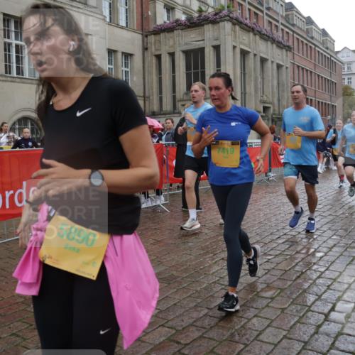 13.09.2026 - Kiel Lauf Yannick Fuchs http://msf.ph/oto/10422103 13.09.2026 10:55:26 Ziel 34, 313, 428, 1841, 2330, 2331, 3379, 3645, 5485, 5544, 5572, 5903, 6800, 6880, 7148, 7568, 7966, 8765, 8772, 9858, 10597, 10722, 10936, 11751, 11946, 12500, 12610, 185, 454, 575, 1232, 1459, 1815, 1851, 1973, 2198, 2339, 2357, 2548, 2554, 2738, 2813, 3084, 3429, 3699, 3903, 4369, 4370, 4403, 4625, 4652, 4665, 4678, 4898, 4902, 5104, 5645, 5834, 6193, 6490, 6498, 6501, 6583, 6991, 7118, 7450, 7566, 7722, 8121, 8791, 396, 1619 meine-sportfotos.de