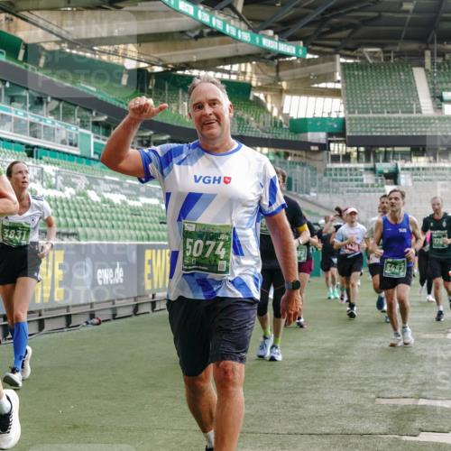 13.09.2026 - 21. swb-Marathon Bremen Michael Burmester http://msf.ph/oto/10422112 13.09.2026 13:22:38 Laufen im Stadion 128, 160, 211, 258, 343, 351, 423, 441, 533, 571, 601, 609, 708, 782, 851, 892, 1060, 1094, 1157, 1177, 1178, 1259, 1316, 1331, 1344, 1417, 1518, 1657, 1669, 1691, 1729, 1746, 1788, 1883, 2213, 2290, 2433, 2475, 2504, 2526, 2551, 2619, 2632, 2652, 2660, 2685, 2711, 2828, 2954, 2964, 2995, 3022, 3034, 3144, 3225, 3252, 3347, 3351, 3423, 3447, 3505, 3530, 3559, 3682, 3727, 3784, 3819, 4020, 4054, 4231, 4406, 4407, 4431, 4466, 4467, 4584, 1506 meine-sportfotos.de