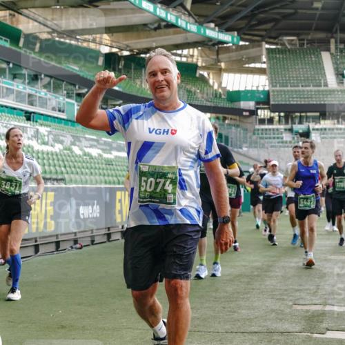 13.09.2026 - 21. swb-Marathon Bremen Michael Burmester http://msf.ph/oto/10422119 13.09.2026 13:22:38 Laufen im Stadion 128, 160, 211, 258, 343, 351, 423, 441, 533, 571, 601, 609, 708, 782, 851, 892, 1060, 1094, 1157, 1177, 1178, 1259, 1316, 1331, 1344, 1417, 1518, 1657, 1669, 1691, 1729, 1746, 1788, 1883, 2213, 2290, 2433, 2475, 2504, 2526, 2551, 2619, 2632, 2652, 2660, 2685, 2711, 2828, 2954, 2964, 2995, 3022, 3034, 3144, 3225, 3252, 3347, 3351, 3423, 3447, 3505, 3530, 3559, 3682, 3727, 3784, 3819, 4020, 4054, 4231, 4406, 4407, 4431, 4466, 4467, 4584, 1506 meine-sportfotos.de