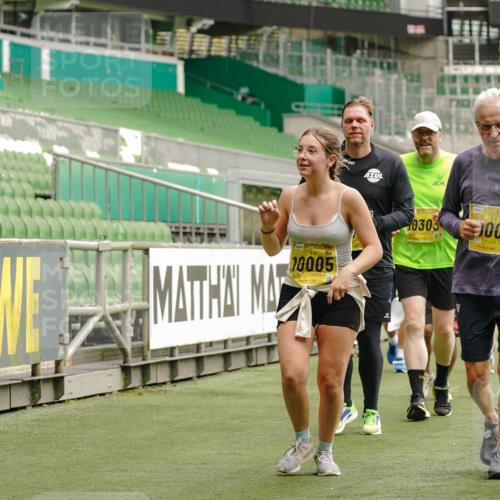 13.09.2026 - 21. swb-Marathon Bremen Michael Burmester http://msf.ph/oto/10422149 13.09.2026 10:45:33 Laufen im Stadion 10137, 10176, 10191, 10192, 10194, 10202, 10242, 10295, 10344, 10430, 10472, 10524, 10568, 10600, 10629, 10651, 10679, 10713, 10979, 10999, 11050, 11081, 11181, 11200, 11233, 11244, 11307, 11309, 11367, 11385, 11408, 11495, 11574, 11629, 11709, 11760, 11808, 11821, 11932, 11943, 12057, 12089, 12151, 12153, 12177, 12178, 12211, 12224, 12226, 12285, 12311, 12321, 12334, 12374, 12462, 12539, 10148, 10303, 10330, 10361, 10362 meine-sportfotos.de