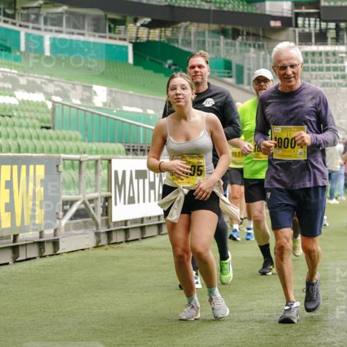 13.09.2026 - 21. swb-Marathon Bremen Michael Burmester http://msf.ph/oto/10422179 13.09.2026 10:45:34 Laufen im Stadion 10137, 10176, 10191, 10192, 10194, 10202, 10242, 10295, 10344, 10430, 10472, 10524, 10568, 10600, 10629, 10651, 10679, 10713, 10979, 10999, 11050, 11081, 11181, 11200, 11233, 11244, 11307, 11309, 11367, 11385, 11495, 11574, 11629, 11675, 11709, 11760, 11808, 11821, 11932, 11943, 12057, 12089, 12151, 12153, 12177, 12178, 12211, 12224, 12226, 12285, 12311, 12321, 12334, 12374, 12462, 12539, 10148, 10303, 10330, 10361, 10362 meine-sportfotos.de