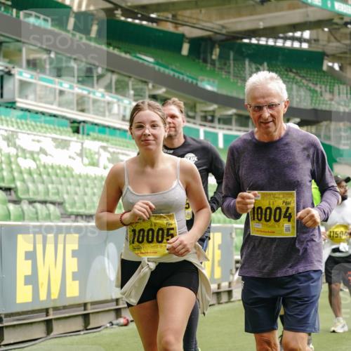 13.09.2026 - 21. swb-Marathon Bremen Michael Burmester http://msf.ph/oto/10422229 13.09.2026 10:45:37 Laufen im Stadion 10137, 10176, 10191, 10192, 10194, 10202, 10242, 10295, 10344, 10430, 10472, 10524, 10568, 10600, 10651, 10679, 10713, 10979, 10999, 11050, 11081, 11181, 11200, 11233, 11244, 11307, 11309, 11367, 11385, 11495, 11574, 11629, 11675, 11709, 11760, 11808, 11821, 11932, 11943, 12057, 12089, 12151, 12153, 12177, 12178, 12211, 12224, 12226, 12285, 12311, 12321, 12334, 12374, 12462, 12539, 10148, 10303, 10330, 10361, 10362 meine-sportfotos.de