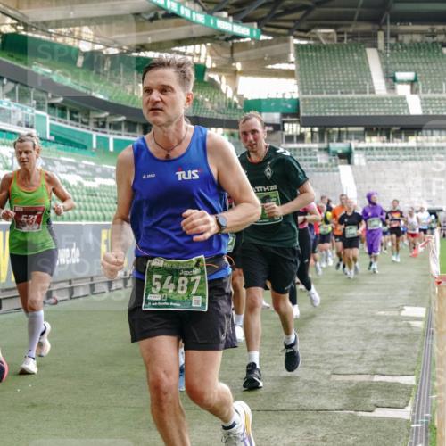 13.09.2026 - 21. swb-Marathon Bremen Michael Burmester http://msf.ph/oto/10422257 13.09.2026 13:22:42 Laufen im Stadion 128, 160, 211, 258, 343, 351, 423, 441, 533, 571, 601, 609, 708, 782, 851, 892, 1060, 1094, 1157, 1177, 1178, 1259, 1316, 1331, 1344, 1417, 1518, 1657, 1669, 1691, 1729, 1746, 1788, 1883, 2213, 2290, 2433, 2475, 2504, 2526, 2551, 2619, 2632, 2652, 2660, 2685, 2711, 2828, 2954, 2964, 2995, 3022, 3034, 3225, 3252, 3347, 3351, 3423, 3447, 3505, 3530, 3559, 3682, 3727, 3770, 3784, 3819, 4020, 4054, 4231, 4406, 4407, 4431, 4466, 4467, 4584, 1506 meine-sportfotos.de
