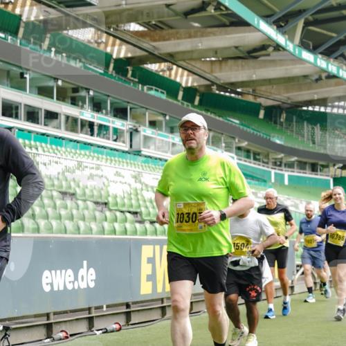 13.09.2026 - 21. swb-Marathon Bremen Michael Burmester http://msf.ph/oto/10422260 13.09.2026 10:45:39 Laufen im Stadion 10137, 10176, 10191, 10192, 10194, 10202, 10242, 10295, 10344, 10430, 10472, 10524, 10568, 10600, 10651, 10679, 10713, 10979, 10999, 11050, 11081, 11181, 11200, 11233, 11244, 11296, 11309, 11367, 11385, 11495, 11529, 11546, 11574, 11629, 11675, 11709, 11760, 11808, 11821, 11932, 11943, 12057, 12089, 12151, 12153, 12177, 12178, 12211, 12224, 12226, 12285, 12311, 12321, 12334, 12374, 12462, 12539, 10148, 10303, 10330, 10361, 10362 meine-sportfotos.de