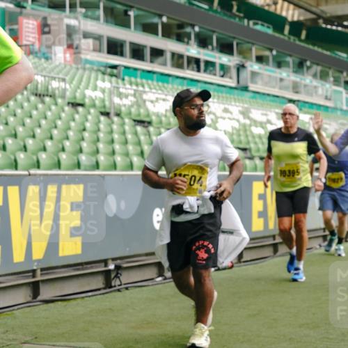 13.09.2026 - 21. swb-Marathon Bremen Michael Burmester http://msf.ph/oto/10422319 13.09.2026 10:45:41 Laufen im Stadion 10137, 10176, 10191, 10192, 10194, 10202, 10242, 10344, 10430, 10472, 10524, 10568, 10600, 10651, 10679, 10713, 10979, 11050, 11081, 11181, 11200, 11244, 11296, 11309, 11367, 11385, 11495, 11529, 11546, 11574, 11629, 11675, 11709, 11760, 11808, 11821, 11932, 11943, 12057, 12089, 12151, 12153, 12177, 12178, 12211, 12224, 12226, 12285, 12311, 12316, 12317, 12321, 12334, 12374, 12422, 12462, 12539, 10002, 10148, 10303, 10330, 10361, 10362 meine-sportfotos.de