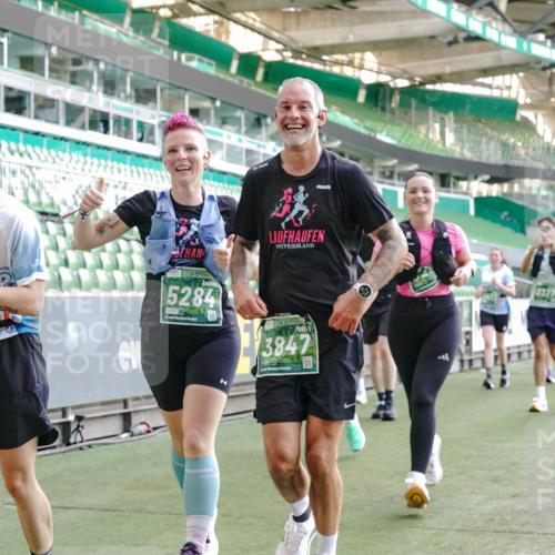 13.09.2026 - 21. swb-Marathon Bremen Michael Burmester http://msf.ph/oto/10422337 13.09.2026 13:22:44 Laufen im Stadion 128, 160, 211, 258, 343, 351, 423, 441, 533, 571, 601, 609, 708, 851, 892, 1060, 1094, 1157, 1177, 1178, 1259, 1331, 1344, 1417, 1518, 1657, 1669, 1691, 1729, 1746, 1788, 1883, 2213, 2290, 2433, 2475, 2504, 2526, 2551, 2619, 2632, 2652, 2660, 2685, 2711, 2828, 2954, 2964, 2995, 3022, 3034, 3225, 3252, 3347, 3351, 3423, 3447, 3505, 3530, 3559, 3682, 3727, 3770, 3784, 3819, 4020, 4054, 4231, 4406, 4407, 4431, 4466, 4467, 4584, 1506 meine-sportfotos.de