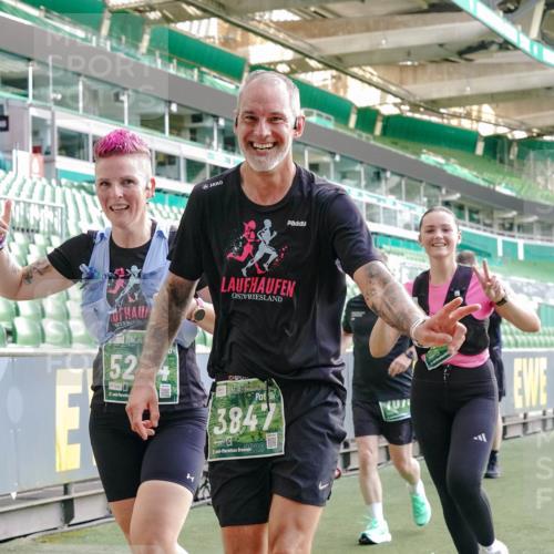 13.09.2026 - 21. swb-Marathon Bremen Michael Burmester http://msf.ph/oto/10422356 13.09.2026 13:22:45 Laufen im Stadion 128, 160, 211, 258, 343, 351, 423, 441, 533, 571, 601, 609, 708, 851, 892, 1060, 1094, 1157, 1177, 1178, 1259, 1331, 1344, 1417, 1518, 1657, 1669, 1691, 1729, 1746, 1788, 1883, 2213, 2290, 2433, 2475, 2504, 2526, 2551, 2619, 2632, 2652, 2660, 2685, 2711, 2828, 2954, 2964, 2995, 3022, 3034, 3225, 3252, 3292, 3347, 3351, 3423, 3447, 3505, 3530, 3559, 3682, 3727, 3770, 3784, 3819, 4020, 4054, 4231, 4406, 4407, 4431, 4466, 4467, 4584, 1506 meine-sportfotos.de