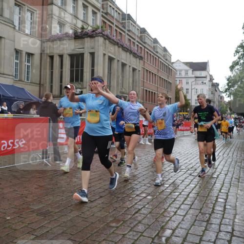 13.09.2026 - Kiel Lauf Yannick Fuchs http://msf.ph/oto/10422359 13.09.2026 10:56:00 Ziel 350, 429, 712, 774, 775, 2264, 2564, 2798, 4556, 5009, 5279, 5553, 5752, 5772, 6572, 7707, 7851, 7995, 8073, 8158, 8733, 8813, 8910, 9069, 12316, 12579, 34, 280, 566, 1264, 1673, 1885, 1929, 2190, 2208, 2264, 2589, 3105, 3297, 3539, 4519, 4594, 4747, 5034, 5544, 5572, 5752, 5822, 5903, 6753, 6880, 6922, 7148, 7568, 7966, 7988, 8330, 8346, 8631, 8632, 8722, 8765, 8772, 9014, 9651, 9653, 10597, 10722, 11036, 11196, 11621, 11946, 11952, 12327, 12499, 12500, 574, 778, 7483 meine-sportfotos.de