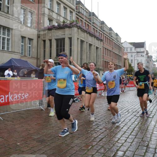 13.09.2026 - Kiel Lauf Yannick Fuchs http://msf.ph/oto/10422362 13.09.2026 10:56:00 Ziel 350, 429, 712, 774, 775, 2264, 2564, 2798, 4556, 5009, 5279, 5553, 5752, 5772, 6572, 7707, 7851, 7995, 8073, 8158, 8733, 8813, 8910, 9069, 12316, 12579, 34, 280, 566, 1264, 1673, 1885, 1929, 2190, 2208, 2264, 2589, 3105, 3297, 3539, 4519, 4594, 4747, 5034, 5544, 5572, 5752, 5822, 5903, 6753, 6880, 6922, 7148, 7568, 7966, 7988, 8330, 8346, 8631, 8632, 8722, 8765, 8772, 9014, 9651, 9653, 10597, 10722, 11036, 11196, 11621, 11946, 11952, 12327, 12499, 12500, 574, 778, 7483 meine-sportfotos.de
