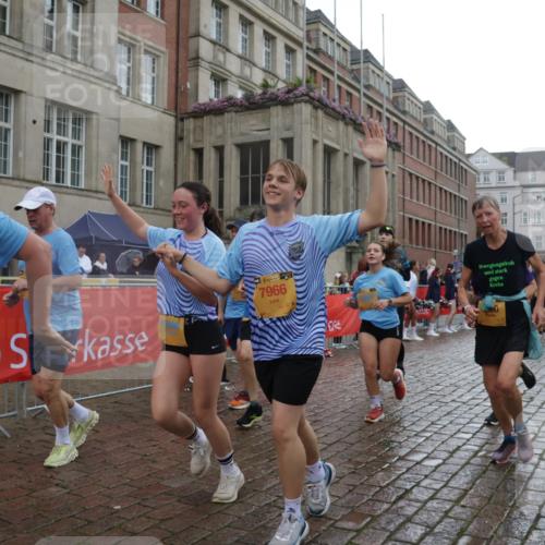 13.09.2026 - Kiel Lauf Yannick Fuchs http://msf.ph/oto/10422376 13.09.2026 10:56:01 Ziel 350, 429, 712, 774, 775, 2564, 2798, 4556, 5009, 5279, 5553, 5772, 6572, 7483, 7707, 7851, 7995, 8073, 8158, 8733, 8813, 8910, 9069, 12316, 12579, 34, 280, 566, 1264, 1673, 1885, 1929, 2190, 2208, 2264, 2589, 3105, 3297, 3539, 4519, 4594, 4747, 5034, 5279, 5544, 5572, 5752, 5772, 5822, 5903, 6753, 6880, 6922, 7148, 7568, 7966, 7988, 8330, 8346, 8631, 8632, 8722, 8765, 8772, 9014, 9651, 9653, 10597, 10722, 11036, 11196, 11621, 11946, 11952, 12327, 12499, 12500, 574, 778 meine-sportfotos.de