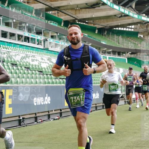 13.09.2026 - 21. swb-Marathon Bremen Michael Burmester http://msf.ph/oto/10422388 13.09.2026 12:59:58 Laufen im Stadion 135, 191, 226, 232, 260, 342, 651, 745, 972, 1080, 1166, 1209, 1368, 1493, 1494, 1516, 1650, 1861, 1935, 1963, 2088, 2210, 2289, 2293, 2306, 2322, 2367, 2427, 2481, 2517, 2570, 2577, 2686, 2700, 2708, 2806, 2807, 2827, 2885, 2899, 2906, 2914, 2953, 2961, 2967, 2979, 3015, 3021, 3076, 3098, 3105, 3120, 3124, 3145, 3168, 3173, 3190, 3233, 3273, 3354, 3385, 3435, 3480, 3516, 3531, 3642, 3652, 3729, 3774, 3855, 3856, 3861, 3930, 3934 meine-sportfotos.de