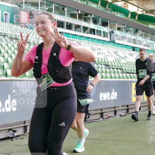 13.09.2026 - 21. swb-Marathon Bremen Michael Burmester http://msf.ph/oto/10422399 13.09.2026 13:22:46 Laufen im Stadion 128, 160, 211, 258, 343, 351, 423, 434, 441, 533, 571, 601, 609, 708, 851, 892, 1060, 1094, 1157, 1177, 1178, 1259, 1331, 1344, 1417, 1518, 1657, 1669, 1691, 1729, 1746, 1788, 1883, 2213, 2290, 2433, 2475, 2504, 2526, 2551, 2619, 2632, 2652, 2660, 2685, 2711, 2828, 2954, 2964, 2995, 3022, 3034, 3225, 3252, 3292, 3347, 3351, 3423, 3447, 3505, 3530, 3559, 3682, 3727, 3770, 3784, 3819, 4020, 4054, 4231, 4406, 4407, 4431, 4466, 4467, 4584, 1506 meine-sportfotos.de