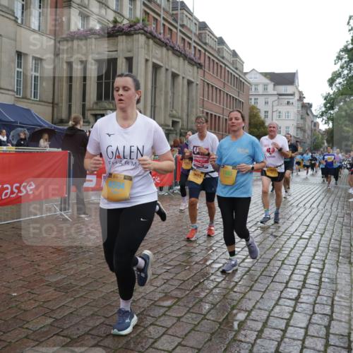 13.09.2026 - Kiel Lauf Yannick Fuchs http://msf.ph/oto/10422459 13.09.2026 10:56:08 Ziel 350, 429, 574, 712, 774, 775, 778, 1208, 2564, 2829, 3541, 5009, 6572, 6605, 7292, 7483, 7995, 8054, 8073, 8158, 8910, 9069, 10421, 10433, 10750, 10774, 10795, 12043, 12171, 12316, 12603, 280, 566, 1264, 1673, 1885, 1929, 2190, 2208, 2264, 2589, 2798, 3105, 3297, 3539, 4556, 4594, 4747, 5034, 5279, 5553, 5752, 5772, 6753, 6922, 7707, 7851, 7988, 8330, 8346, 8631, 8632, 8722, 8733, 8813, 9069, 9651, 9653, 11036, 11196, 11621, 11952, 12327, 12499, 12579, 248, 34 meine-sportfotos.de