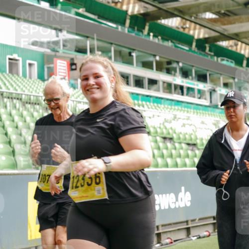 13.09.2026 - 21. swb-Marathon Bremen Michael Burmester http://msf.ph/oto/10422470 13.09.2026 10:45:47 Laufen im Stadion 10137, 10176, 10191, 10192, 10194, 10202, 10242, 10344, 10430, 10472, 10524, 10568, 10600, 10651, 10679, 10713, 10979, 11050, 11081, 11181, 11200, 11244, 11296, 11309, 11367, 11385, 11457, 11495, 11529, 11530, 11546, 11574, 11629, 11675, 11709, 11760, 11808, 11821, 11932, 11943, 12057, 12089, 12151, 12153, 12177, 12178, 12211, 12224, 12226, 12285, 12311, 12316, 12317, 12321, 12334, 12374, 12422, 12462, 12539, 10002, 10148, 10303, 10330, 10361, 10362 meine-sportfotos.de