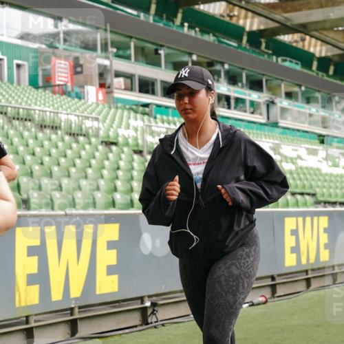 13.09.2026 - 21. swb-Marathon Bremen Michael Burmester http://msf.ph/oto/10422477 13.09.2026 10:45:48 Laufen im Stadion 10137, 10176, 10191, 10192, 10194, 10202, 10242, 10344, 10430, 10472, 10524, 10535, 10568, 10600, 10651, 10679, 10713, 10979, 11050, 11081, 11181, 11200, 11244, 11296, 11309, 11367, 11385, 11457, 11495, 11529, 11530, 11546, 11574, 11629, 11675, 11709, 11760, 11808, 11821, 11932, 11943, 12057, 12089, 12151, 12153, 12177, 12178, 12211, 12224, 12226, 12285, 12311, 12316, 12317, 12321, 12334, 12374, 12422, 12462, 12539, 10002, 10148, 10303, 10330, 10361, 10362 meine-sportfotos.de