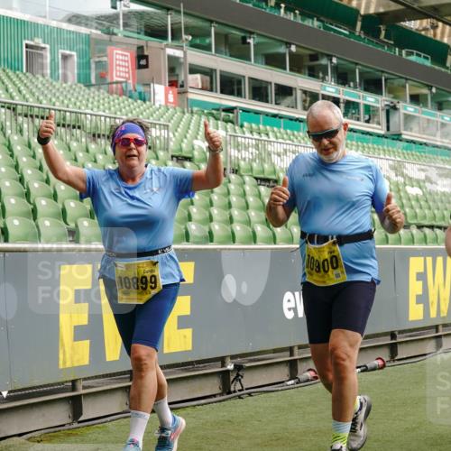 13.09.2026 - 21. swb-Marathon Bremen Michael Burmester http://msf.ph/oto/10422580 13.09.2026 10:45:53 Laufen im Stadion 10137, 10161, 10191, 10192, 10194, 10202, 10242, 10344, 10430, 10472, 10524, 10535, 10568, 10600, 10651, 10679, 10713, 10895, 10970, 10979, 11050, 11081, 11181, 11200, 11244, 11296, 11309, 11367, 11457, 11495, 11529, 11530, 11546, 11574, 11629, 11675, 11709, 11760, 11808, 11821, 11932, 12057, 12089, 12151, 12153, 12177, 12178, 12211, 12224, 12226, 12285, 12311, 12316, 12317, 12321, 12374, 12422, 12462, 12539, 10002, 10148, 10303, 10330, 10361, 10362 meine-sportfotos.de