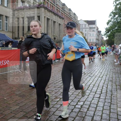 13.09.2026 - Kiel Lauf Yannick Fuchs http://msf.ph/oto/10422591 13.09.2026 10:56:20 Ziel 248, 476, 778, 1618, 2075, 2454, 2674, 2829, 2880, 3267, 4440, 4806, 5067, 5682, 5683, 6530, 6605, 6884, 9210, 10264, 10421, 10433, 10509, 10570, 10750, 10774, 12043, 12171, 12669, 280, 350, 429, 566, 574, 712, 774, 775, 1208, 1264, 2264, 2564, 2589, 2798, 3541, 4556, 4747, 5009, 5034, 5279, 5553, 5752, 5772, 6572, 7292, 7483, 7707, 7851, 7988, 7995, 8054, 8073, 8158, 8733, 8813, 8910, 9069, 10774, 10795, 11196, 12316, 12327, 12499, 12579, 1139, 1504 meine-sportfotos.de