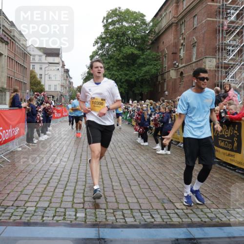 13.09.2026 - Kiel Lauf Yannick Fuchs http://msf.ph/oto/10422616 13.09.2026 09:43:32 Ziel 40, 401, 1049, 1833, 1857, 4171, 4256, 7773, 7857, 7905, 8066, 8770, 8834, 10189, 10300, 11246, 12101, 12575, 255, 623, 1040, 1508, 3041, 3850, 5530, 5929, 6377, 7099, 7532, 8191, 8808, 9354, 9933, 10047, 10118, 11753, 12259, 654, 4522, 5171, 5857, 5964, 7510, 7948, 9323, 9934, 10460, 10641, 12164, 1213, 3849, 5530, 7874, 8191, 9311, 9629, 12678 meine-sportfotos.de