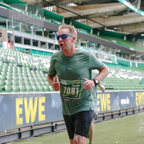 13.09.2026 - 21. swb-Marathon Bremen Michael Burmester http://msf.ph/oto/10422624 13.09.2026 13:00:06 Laufen im Stadion 135, 191, 226, 232, 242, 260, 342, 651, 687, 745, 972, 1080, 1166, 1209, 1368, 1493, 1494, 1516, 1650, 1861, 1935, 1963, 2088, 2210, 2289, 2293, 2306, 2322, 2367, 2427, 2481, 2485, 2490, 2517, 2560, 2570, 2577, 2658, 2686, 2700, 2708, 2781, 2806, 2827, 2885, 2899, 2906, 2914, 2953, 2961, 2967, 2979, 3015, 3021, 3076, 3098, 3105, 3120, 3124, 3145, 3168, 3173, 3190, 3233, 3273, 3354, 3385, 3435, 3480, 3516, 3531, 3642, 3652, 3729, 3774, 3855, 3856, 3861, 3930, 3934 meine-sportfotos.de